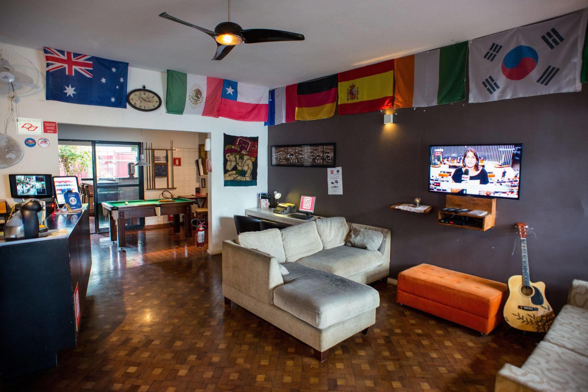 Garoa Party Bar Albergue